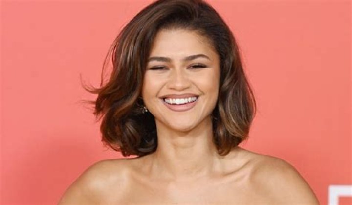 7 Unknown Facts About Zendaya Teeth
