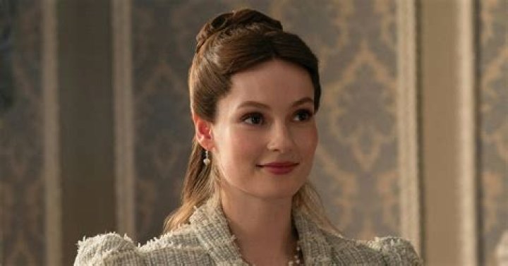 American Actress, Francesca James' Relationship Status Is Single.