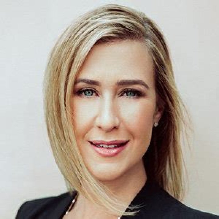 Amy Powell Wiki, Net Worth, Husband, Family, Now