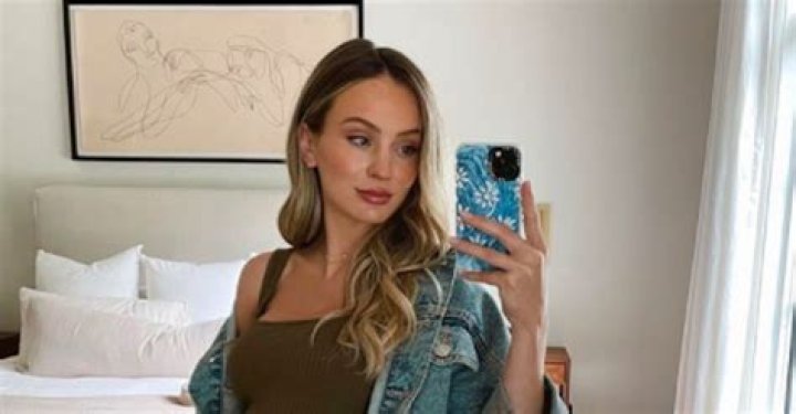 Bachelor Nation Alum Lauren Bushnell Calls Mask Mandates "Cruel"