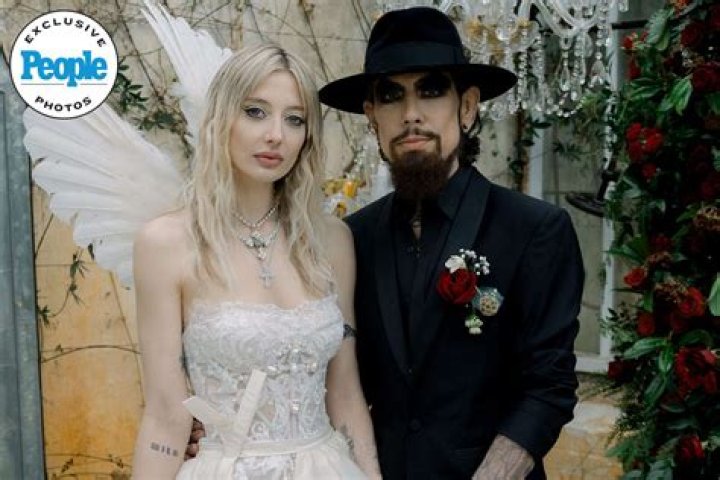 Find The Details on The Makeup Artist's Family, Marriage, Ex-Husband Dave Navarro, and More