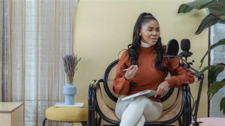 Former Catch 21 Host Mikki Padilla's Marital Life. Know About Her Career, Net Worth, Spouse, Parents.