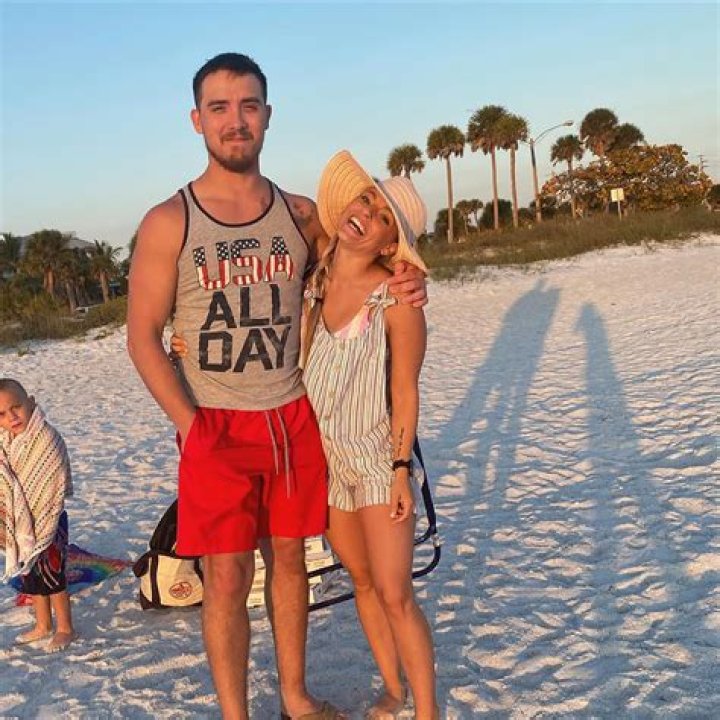 Josh McKee Praised For Dressing As Elsa For Daughter's Party