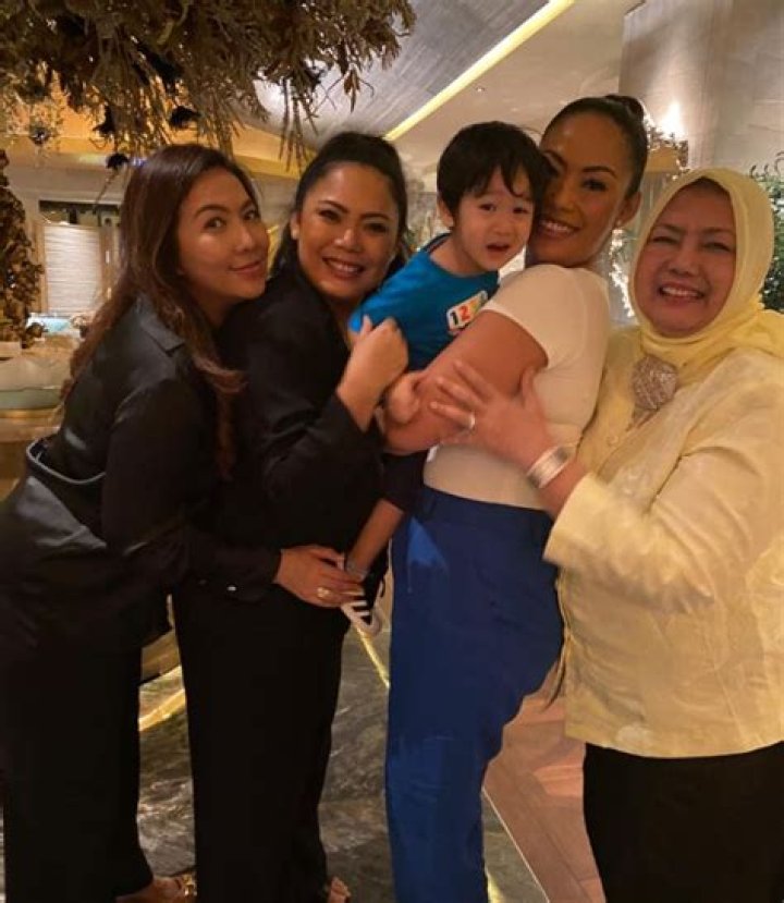 Nanie Darham Wikipedia Age: Spouse And Family Background