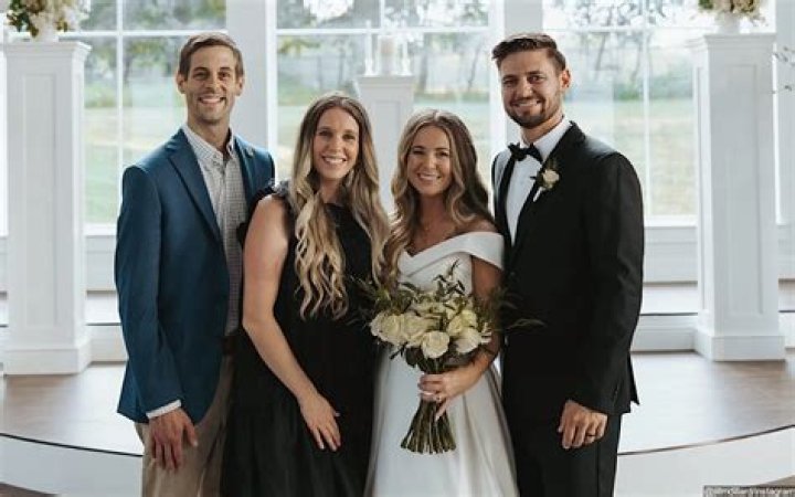 Newlywed Jessa Duggar Shares Photo of Parents Kissing