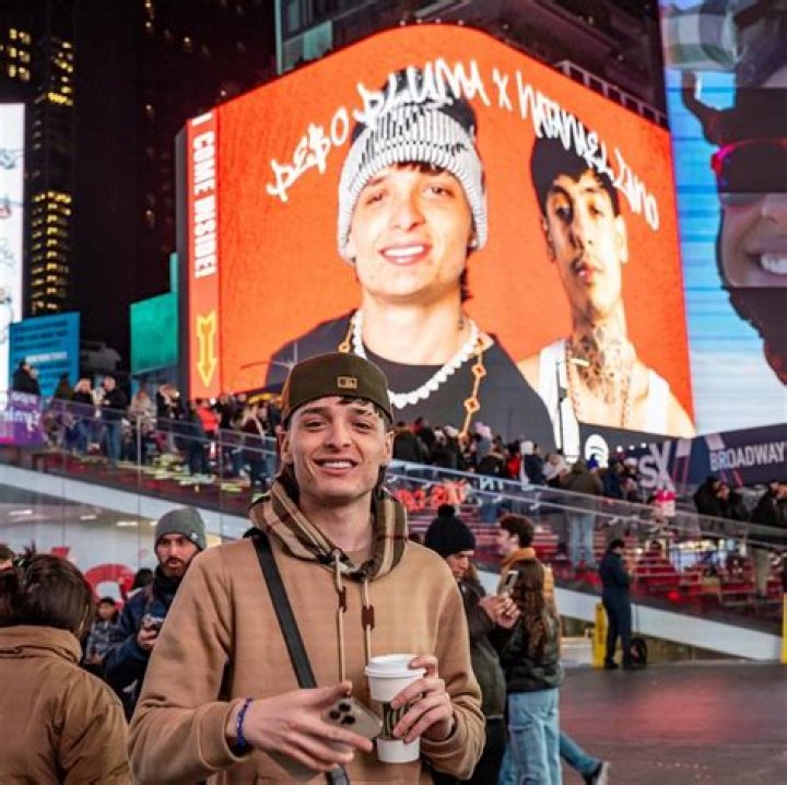 Peso Pluma Religion – Is He Chrisitan? Family Background And Net Worth