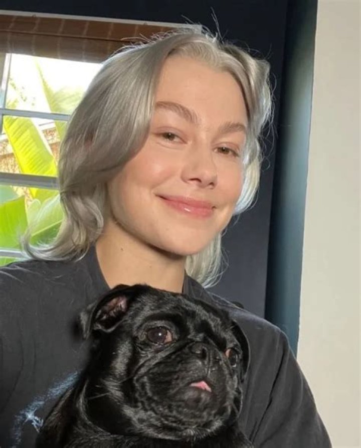 Phoebe Bridgers Pets - Celebrity Pets