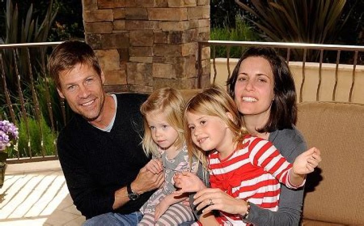 The Legend of Bagger Vance actor, Joel Gretsch is married to Melanie Shatner and shares two kids with her.