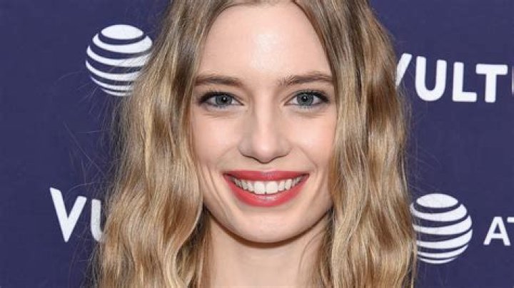 Who plays Claire in Loudermilk? Anja Savcic age, Instagram, and more